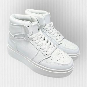 NWT PrettyLittleThing White Hi Top Lace Up Platform Sneakers‎